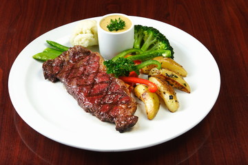 steak with vegetables