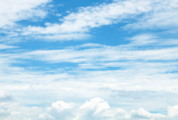 Naklejka premium Air clouds in the blue sky