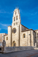 Fototapeta na wymiar View at the Sant Lesmes Church in the streets of Burgos in Spain