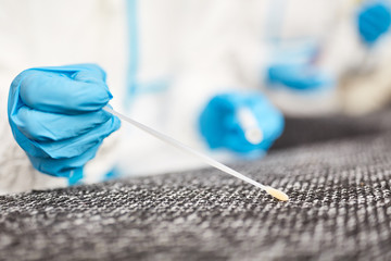 Aufnahme von DNA Probe an Tatort