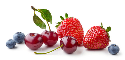 Fototapeta na wymiar fresh berries on white background