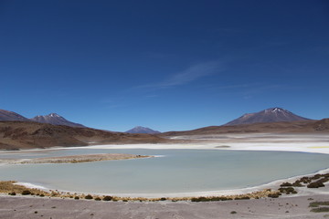 Magnifique lac salé dans le Sud Lipez en Bolivie