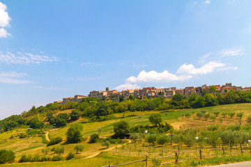 Obraz premium Vision of Volterra from the suggestive surrounding countryside
