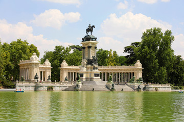 Fototapeta na wymiar Monument to Alfonso XII in Buen Retiro Park, Madrid, Spain