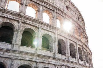 Obraz na płótnie Canvas Closeup shot of Colosseum in Rome