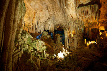 Imposing limestone cave (Tropfsteinhöhle) Grotta di Nettuno in Sardegna (Italy) © Adrian