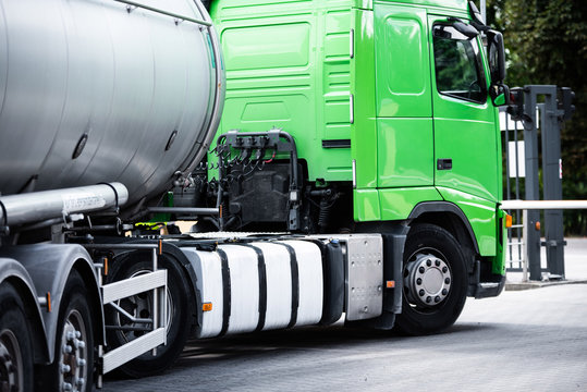 Cysterna- Brama wjazdowa- szlaban