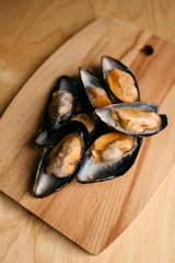 mussels in the shell