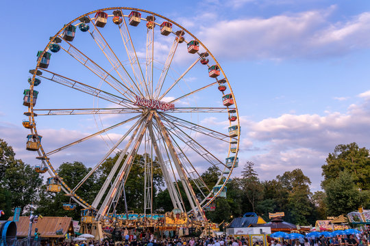 Sch&uuml;tzenfest in Biberach mit gro&szlig;em Festplatz und Riesenrad