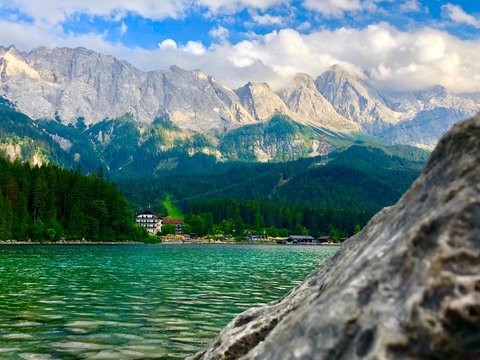 Die Zugspitze und der Eibsee