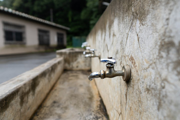 学校の蛇口 old water tap