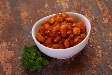 Baked kidney with tomato sauce