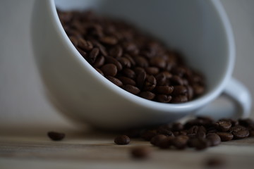 Kaffeetasse mit Kaffeebohnen