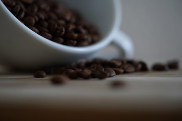 Kaffeetasse mit Kaffeebohnen