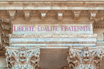 liberté, égalité, fraternité, devise de la république française 
