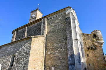 Eglise du Fort du XV Siècle à  Saint-Laurent-la-Vernède Gard