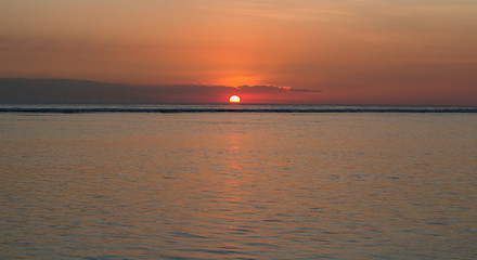 Naklejka premium Sunset on sea