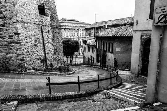 Stretto Bilder Durchsuchen 9,097 Archivfotos, und