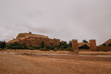 Ciudad fortificada de Ait Ben Haddoue n el desierto de Marruecos considerado patrimonio de la...