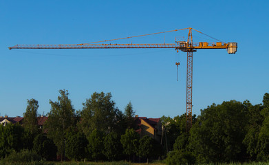 High-rise swivel lifting crane