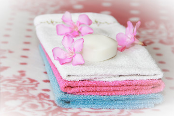 multi-colored cotton white blue pink bath towels for the bathroom