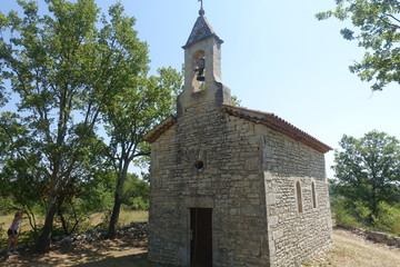 Fototapeta na wymiar La chapelle de St Privat de Champclos