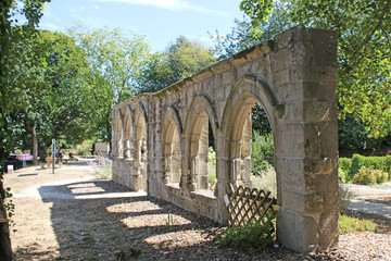Obraz premium Ruins of ancient shop fronts in Josselin, France