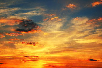 Niebo,zachód słońca,kolorowe chmury. - obrazy, fototapety, plakaty