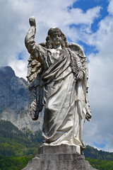 Grabengel auf dem Friedhof von Schwyz