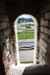 Obraz premium old door in stone wall