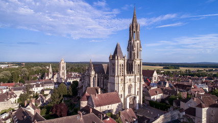 Fototapeta na wymiar Cathédrale Notre Dame de Senlis, Oise, Hauts de France
