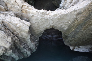 cave in cave