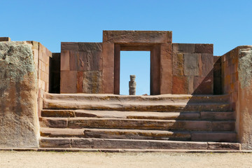 Fototapeta premium The 2000 year old archway at the Pre-Inca site of Tiwanaku near La Paz in Bolivia. Tiwanaku