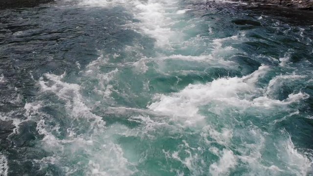 川の流れ　長良川　岐阜県郡上市美並町　ドローン