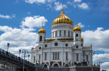 Fototapeta na wymiar Cathedral of Christ the Savior in Moscow