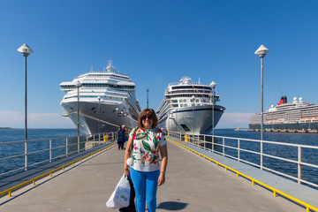 woman and cruises