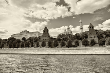 Embankment and the Kremlin in the historical center of Moscow