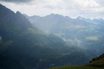 Fototapeta na wymiar Alps im Nebel