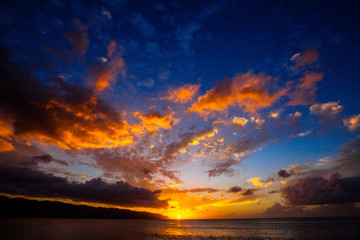Fototapeta na wymiar North Shore Oahu Sunset 
