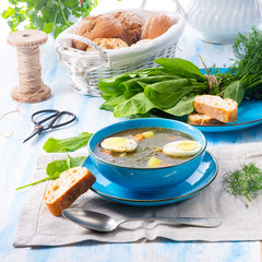 Sorrel soup with potatoes and egg
