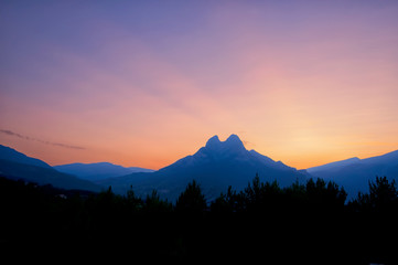 Obraz premium Pedraforca at sunset