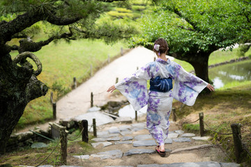 浴衣の女性