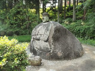 万治の石仏(左側面）