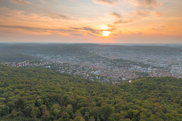 Fototapeta premium Sonnenuntergang über Stuttgart vom Stuttgarter Fernsehturm