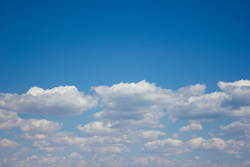 Fototapeta premium Sky blue clouds background texture turquoise sunny cloudy