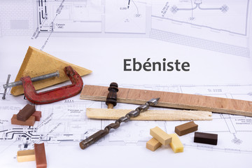 Ebénisterie et ébéniste Ressource graphique avec plan de maison et matériel pour travail du bois