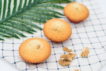 Baking course, hand-made Walnut cupcakes，
