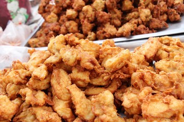 Fried chicken is delicious in street food