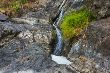 Obraz premium klong nam lai waterfall view at kamphaengphet province in thailand