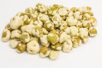 heap of crunchy peas with sea salt as a healthy snack